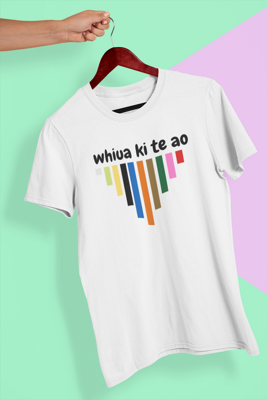 Tshirt - Whiua ki te ao